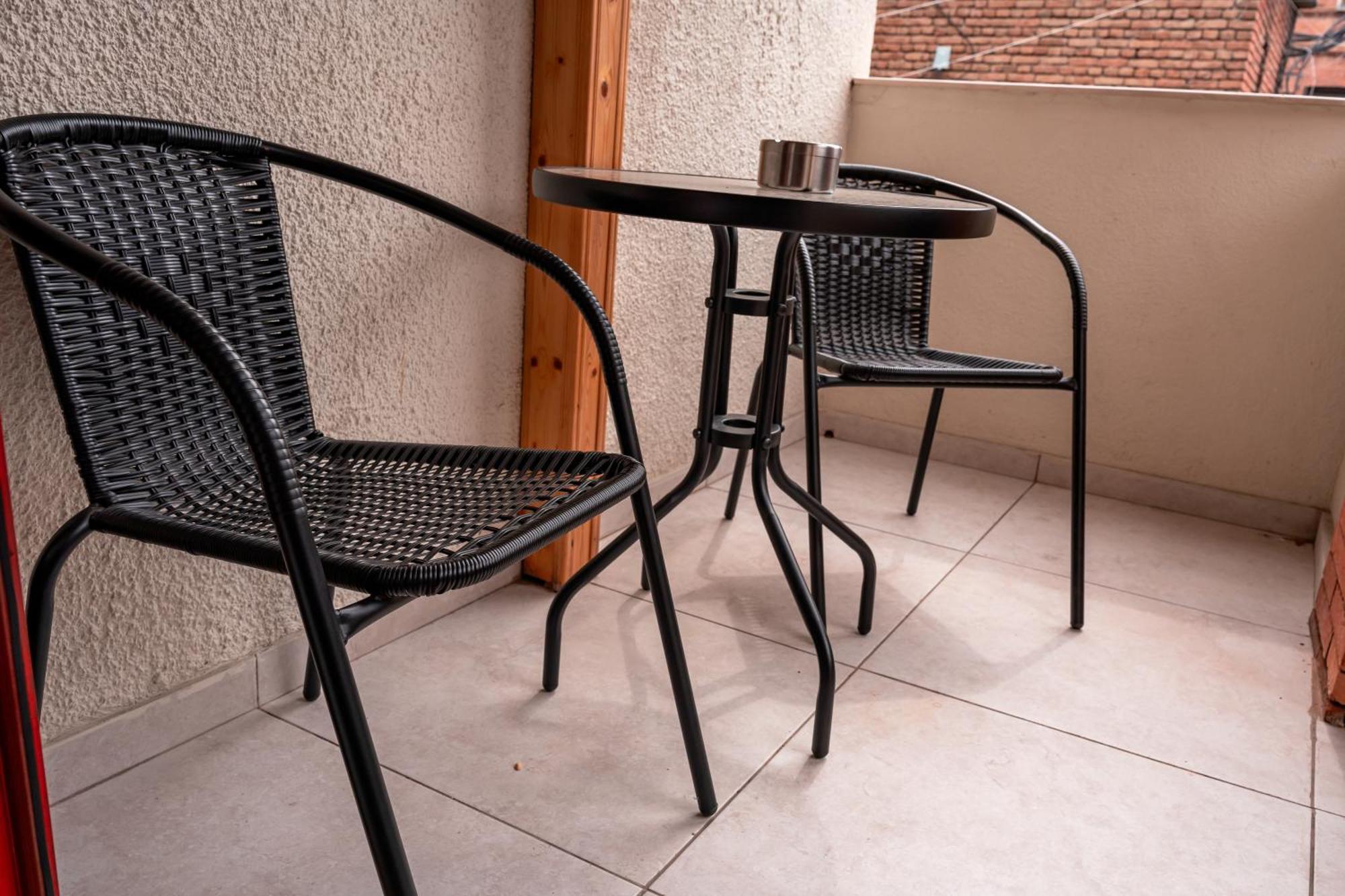 Hotel Well Inn Tbilisi Exterior foto